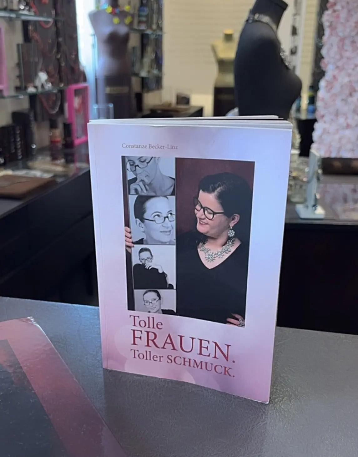 TOLLE FRAUEN - TOLLER SCHMUCK