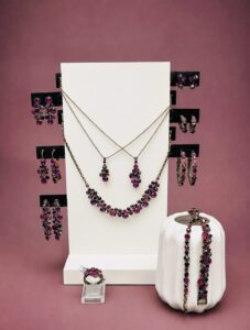 KONPLOTT Schmuck – Streu Glitzer Drauf, Constanze Becker-Linz