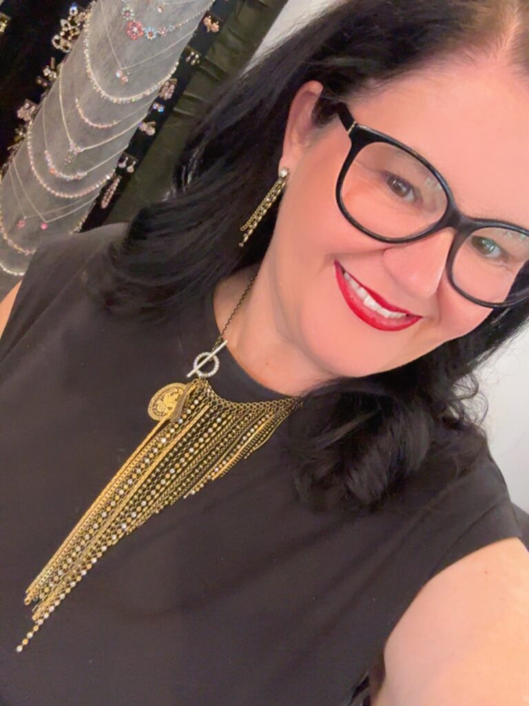 KONPLOTT Schmuck – Streu Glitzer Drauf, Constanze Becker-Linz